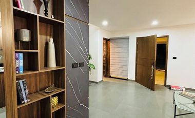 Excelente casa con doble frente y jardín cerca de Plaza Ankara