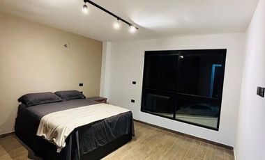 Excelente casa con doble frente y jardín cerca de Plaza Ankara