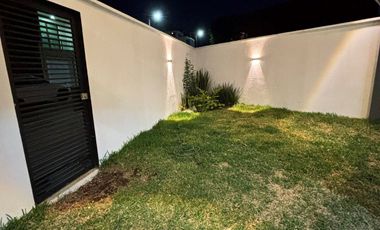 Excelente casa con doble frente y jardín cerca de Plaza Ankara