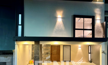 Excelente casa con doble frente y jardín cerca de Plaza Ankara