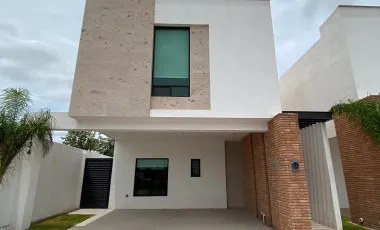 Casa en Venta en La Rioja Residencial, Torreón, Coahuila de Zaragoza