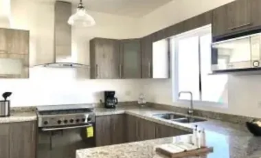 Casa en Venta en Paseo Aurea, Torreón: Oportunidad Única en Comunidad Cerrada