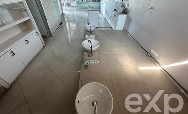 Local Comercial en Arriendo en Avda. El TRANQUE