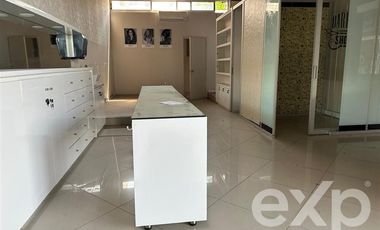 Local Comercial en Arriendo en Avda. El TRANQUE