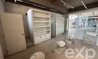 Local Comercial en Arriendo en Avda. El TRANQUE