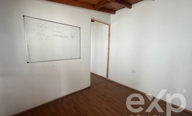 Casa en Arriendo en Agustinas 1917