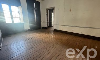 Casa en Arriendo en Agustinas 1917