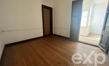 Casa en Arriendo en Agustinas 1917