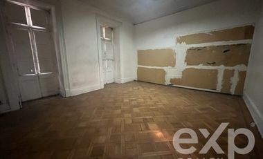 Casa en Arriendo en Agustinas 1917