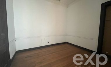 Casa en Arriendo en Agustinas 1917