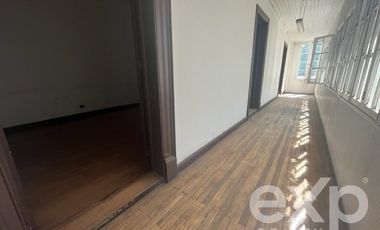 Casa en Arriendo en Agustinas 1917