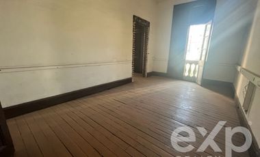 Casa en Arriendo en Agustinas 1917