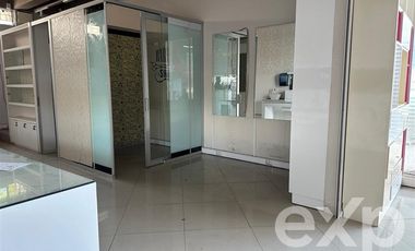 Local Comercial en Arriendo en Avda. El TRANQUE