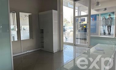 Local Comercial en Arriendo en Avda. El TRANQUE