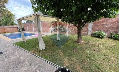 Casa 3 pisos con diseño innovador