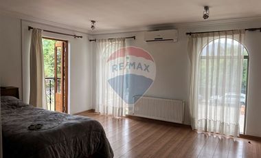 Casa 3 pisos con diseño innovador