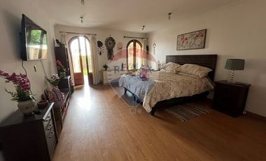 Casa 3 pisos con diseño innovador