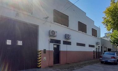 V.BALLESTER LOTE 17X36 GALPON CON VIVIENDA