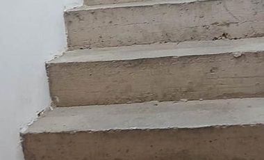 V.BALLESTER LOTE 17X36 GALPON CON VIVIENDA