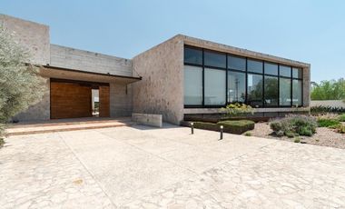 Fábrica de tabaco en exclusiva ubicación 9,784 m2 de potencial infinito