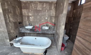 CASA EN VENTA AL NORTE