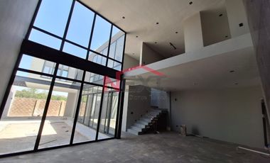 CASA EN VENTA AL NORTE
