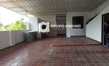 ARRIENDO de CASA COMERCIAL en BUCARAMANGA