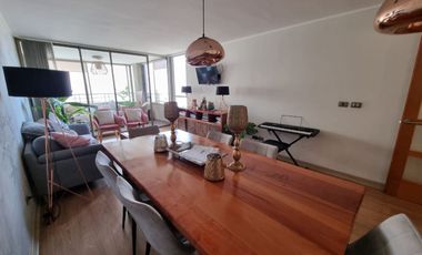 Se Vende departamento en Cerro Paranal 4 D+3B+ 2 E y 1 Bod. a 8.000 UF