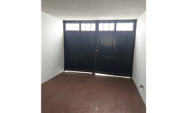SE ARRIENDA  CASA CON EXCELENTE UBICACION - NEGOCIABLE