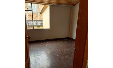 SE ARRIENDA  CASA CON EXCELENTE UBICACION - NEGOCIABLE