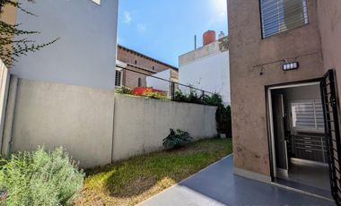 CASA VENTA VICENTE LOPEZ 4 AMBIENTES COCHERA APT CREDITO