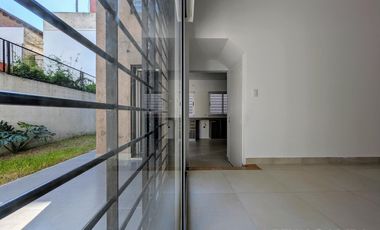 CASA VENTA VICENTE LOPEZ 4 AMBIENTES COCHERA APT CREDITO