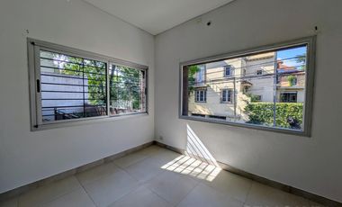 CASA VENTA VICENTE LOPEZ 4 AMBIENTES COCHERA APT CREDITO