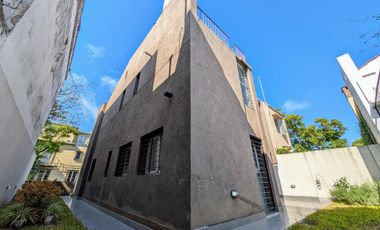 CASA VENTA VICENTE LOPEZ 4 AMBIENTES COCHERA APT CREDITO