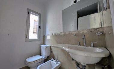 CASA VENTA VICENTE LOPEZ 4 AMBIENTES COCHERA APT CREDITO