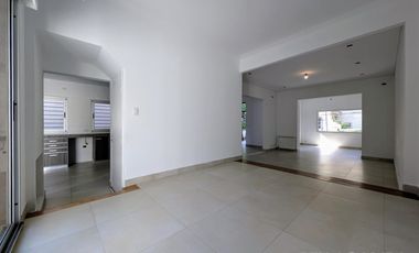 CASA VENTA VICENTE LOPEZ 4 AMBIENTES COCHERA APT CREDITO