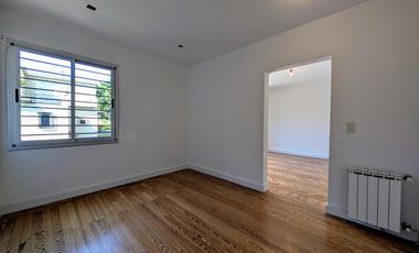 CASA VENTA VICENTE LOPEZ 4 AMBIENTES COCHERA APT CREDITO