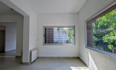 CASA VENTA VICENTE LOPEZ 4 AMBIENTES COCHERA APT CREDITO
