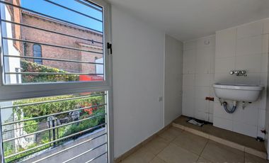 CASA VENTA VICENTE LOPEZ 4 AMBIENTES COCHERA APT CREDITO