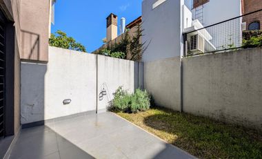 CASA VENTA VICENTE LOPEZ 4 AMBIENTES COCHERA APT CREDITO