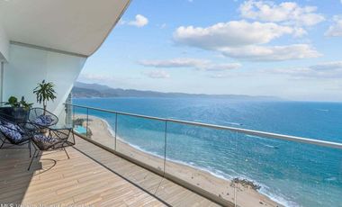 Penthouse de lujo en venta con vista al mar en Puerto Vallarta