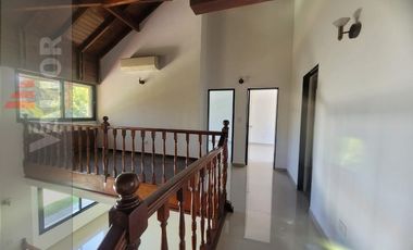 Country Club Mapuche, Casa 4 Dormitorios + Dep. de servicio, Garage, Parque, Quincho, Piscina!