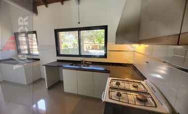 Country Club Mapuche, Casa 4 Dormitorios + Dep. de servicio, Garage, Parque, Quincho, Piscina!