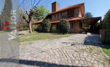 Country Club Mapuche, Casa 4 Dormitorios + Dep. de servicio, Garage, Parque, Quincho, Piscina!