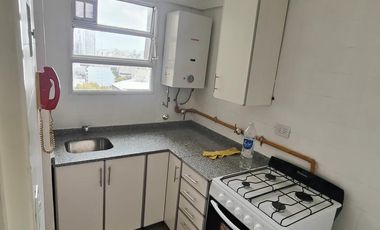 Departamento en alquiler, Yerbal al 700, luminoso, balcon, 2 ambientes.