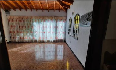 Casa en alquiler - 4 Dormitorios 3 Baños - Cocheras - 1.400Mts2 - Florencio Varela