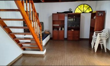 Casa en alquiler - 4 Dormitorios 3 Baños - Cocheras - 1.400Mts2 - Florencio Varela