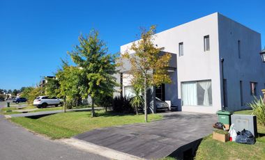 Venta Casa - Altos de Campo Grande / Pilar