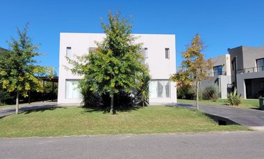 Venta Casa - Altos de Campo Grande / Pilar