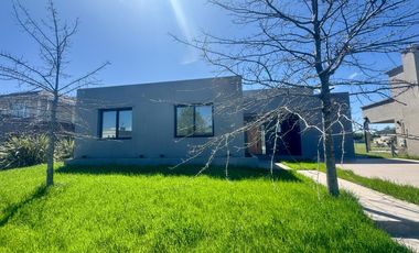 Venta - Casa en Barrio Privado Altos de Campo Grande / Pilar